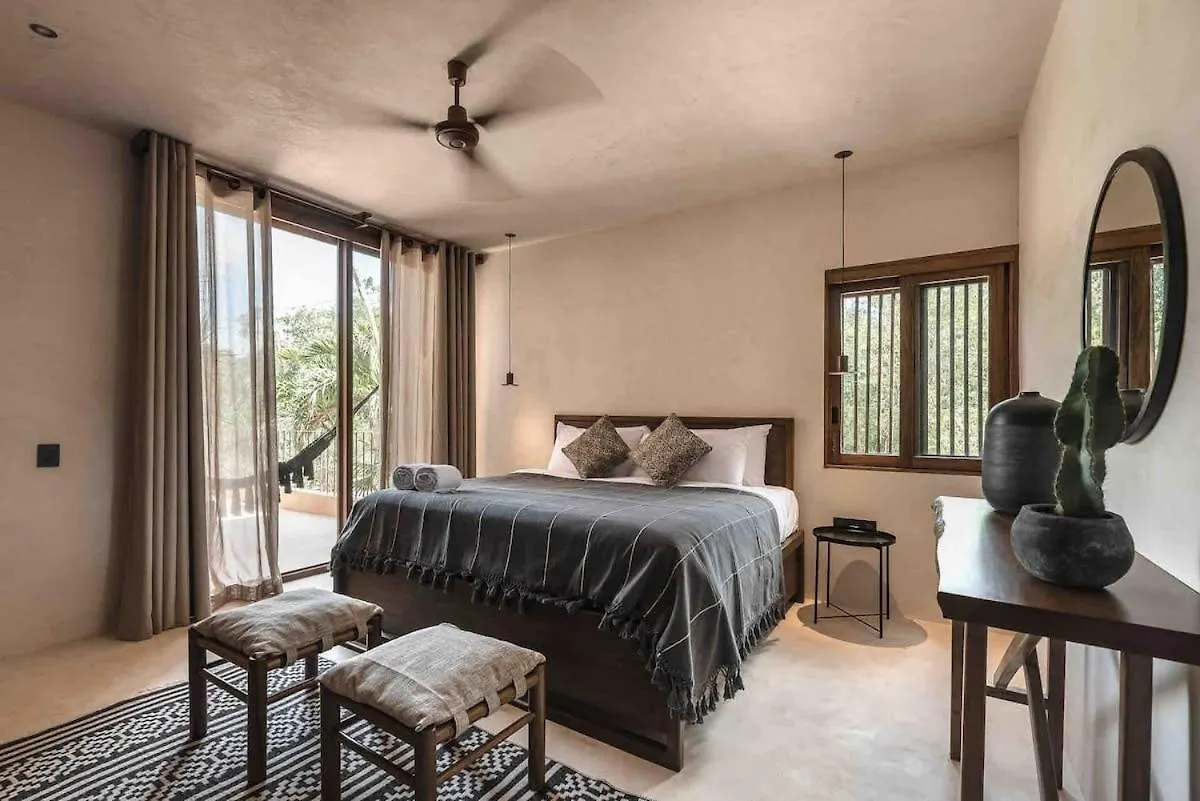 Chic Villa 3Brgated Community, Rooftop, Private Pool Tulum 0*,  Mexico