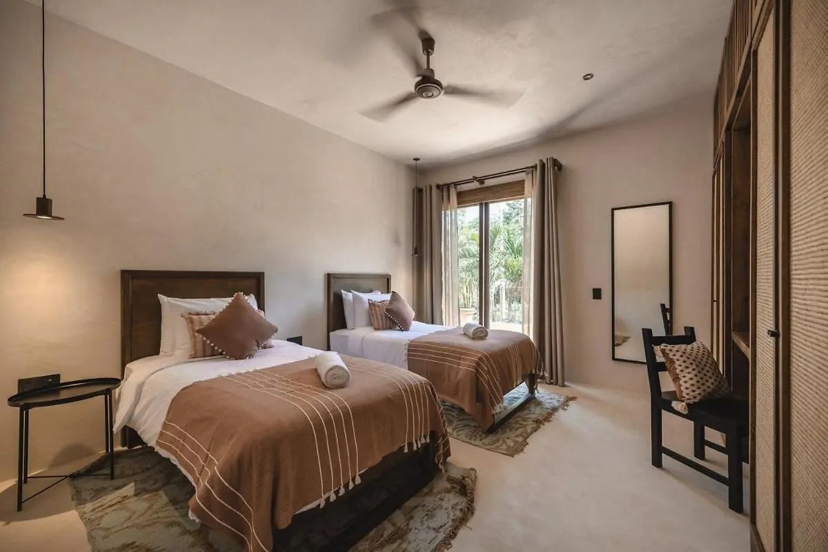 Chic Villa 3Brgated Community, Rooftop, Private Pool Tulum Holiday home
